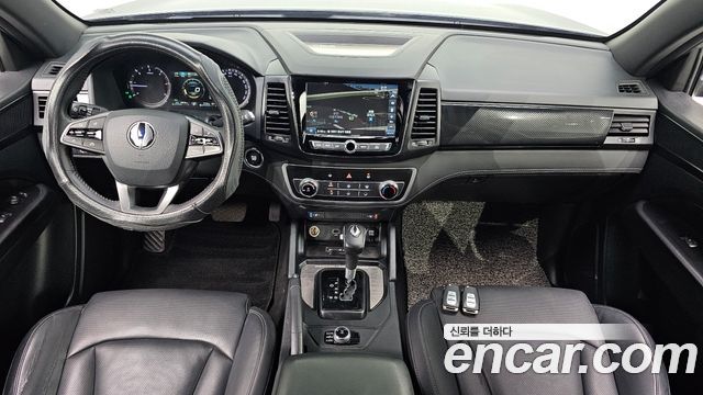 KG Mobility Rexton — interior