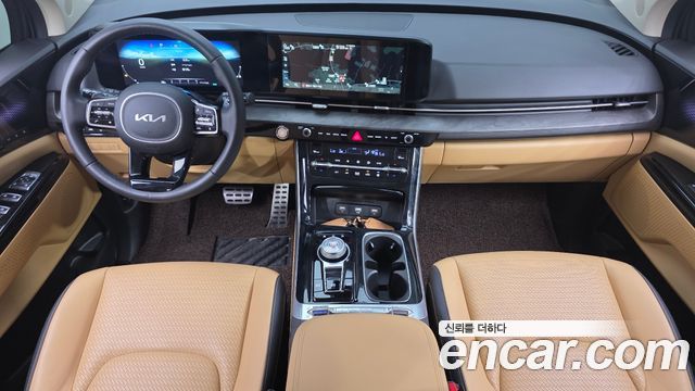 Kia Carnival — interior