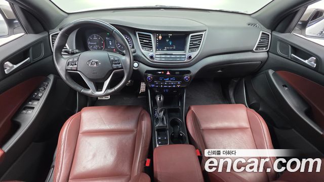 Hyundai Tucson — interior
