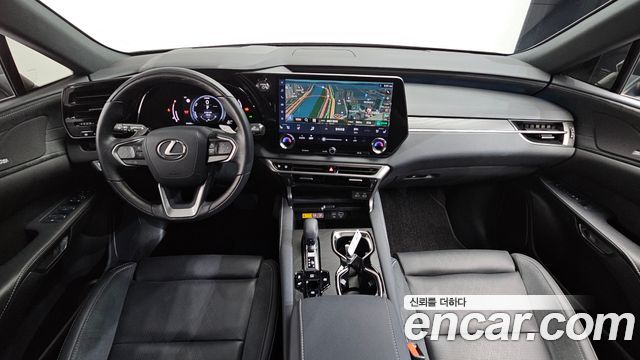 Lexus RX — interior