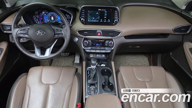 Hyundai Santa Fe — interior
