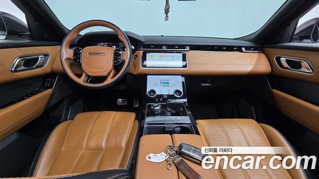 Land Rover Range Rover Velar — interior