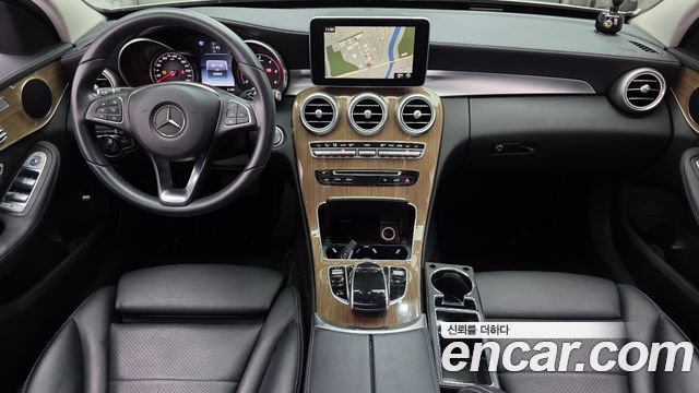 Mercedes-Benz C-Class — interior