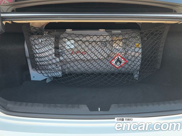 Hyundai Sonata — interior
