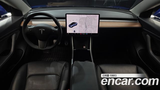 Tesla Model 3 — interior