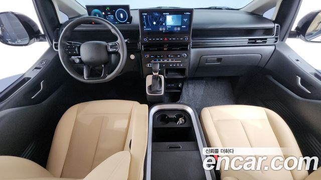 Hyundai Staria — interior