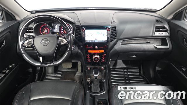 KG Mobility Tivoli — interior