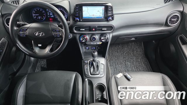 Hyundai Kona — interior