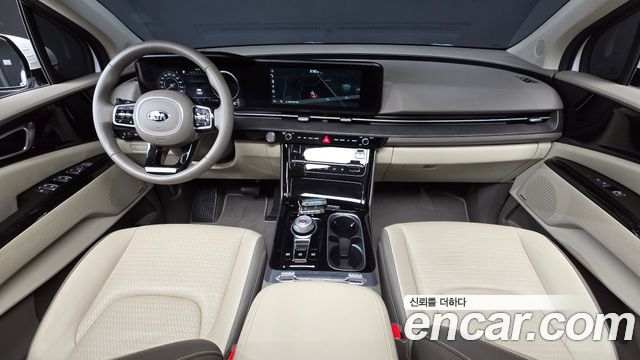 Kia Carnival — interior