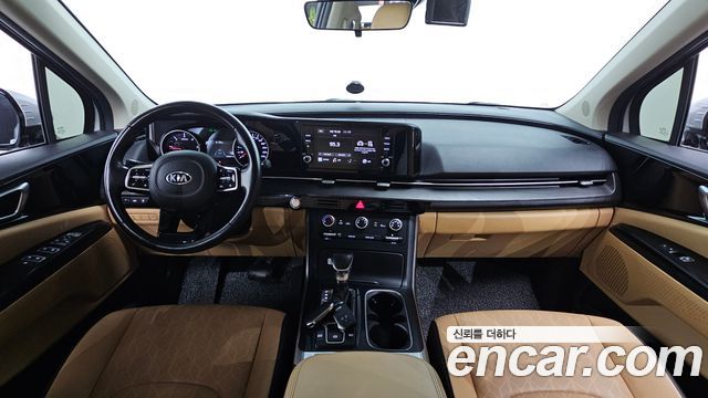 Kia Carnival — interior
