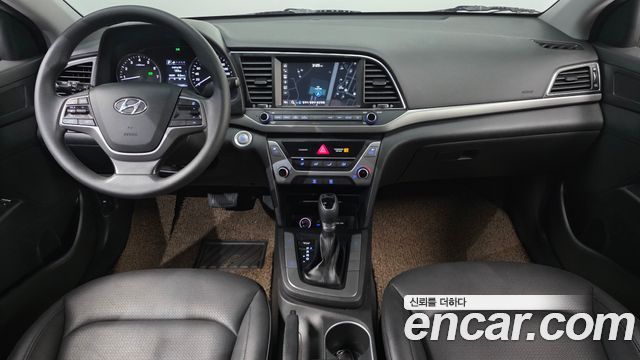 Hyundai Avante — interior
