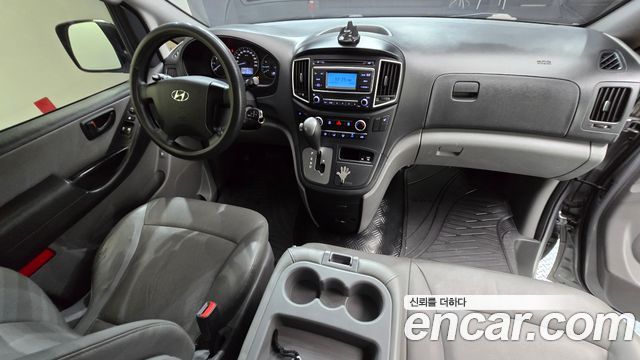 Hyundai Starex — interior