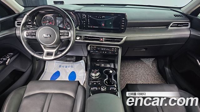 Kia K5 — interior