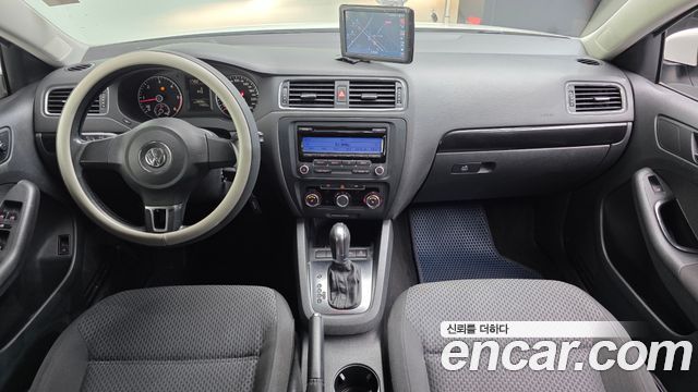 Volkswagen Jetta — interior