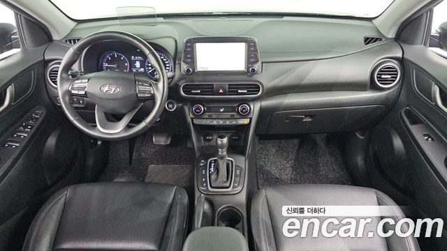 Hyundai Kona — interior