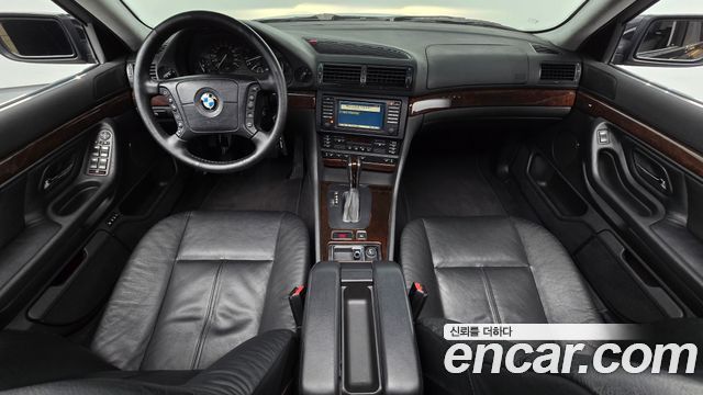 BMW 7 Series — interior