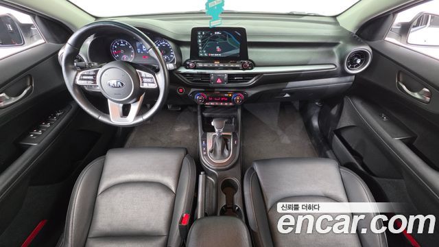 Kia K3 — interior
