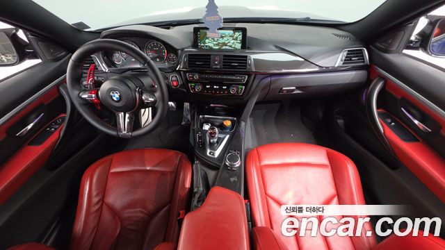 BMW M4 — interior