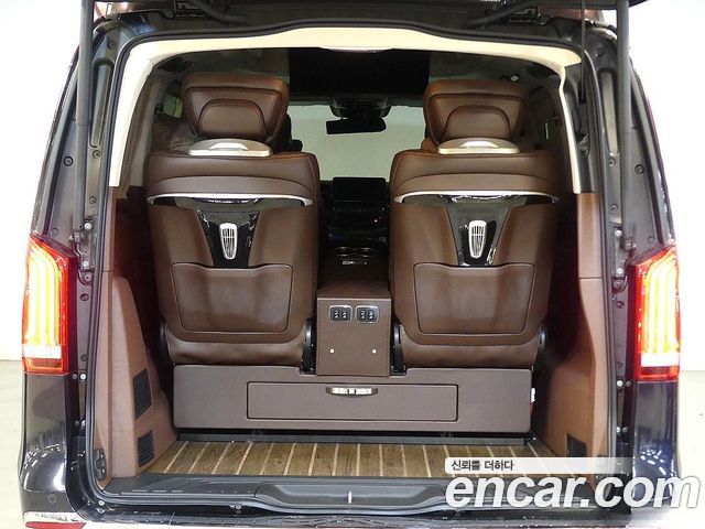 Mercedes-Benz V-Class — interior