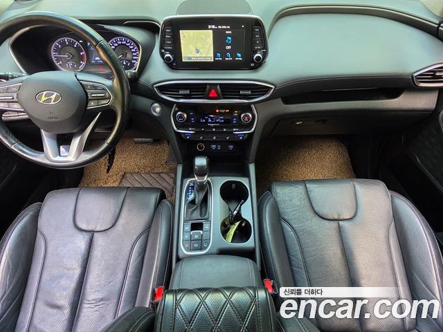 Hyundai Santa Fe — interior