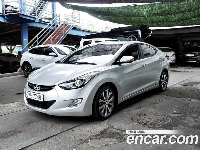 Hyundai Avante — exterior