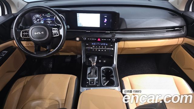 Kia Carnival — interior