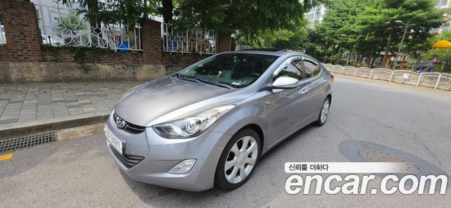 Hyundai Avante — exterior