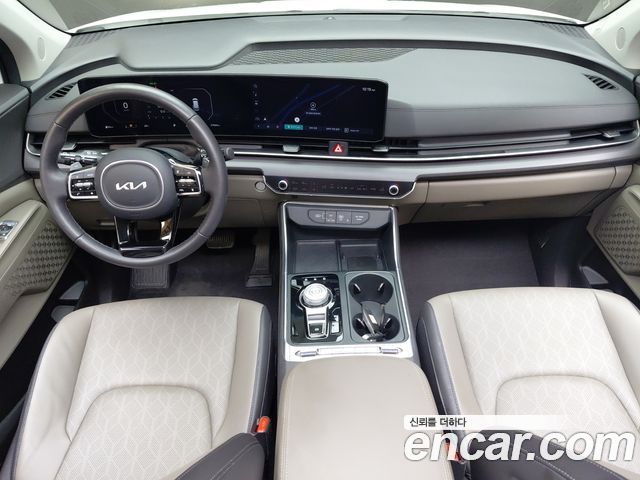 Kia Carnival — interior
