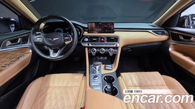 Genesis G70 — interior