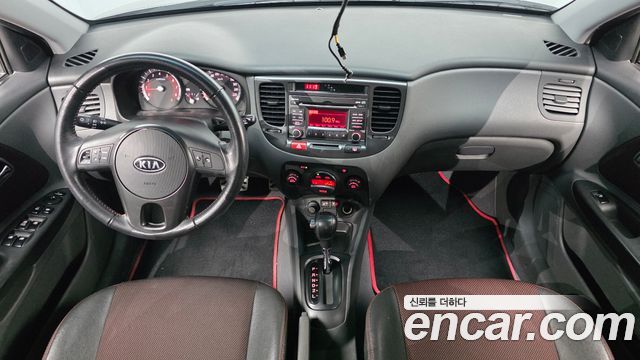 Kia Pride — interior