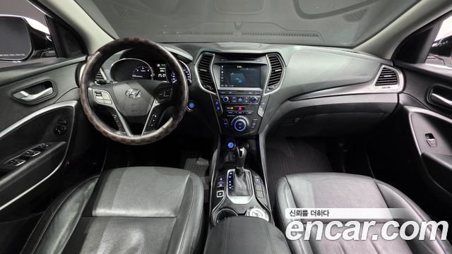 Hyundai Santa Fe — interior