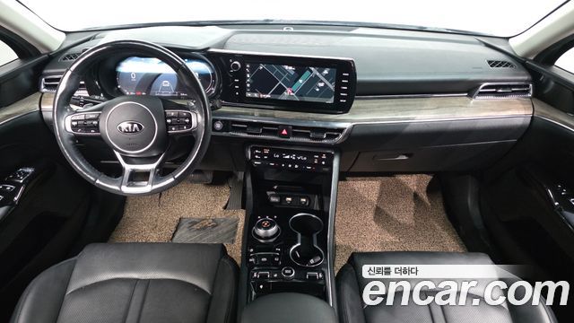 Kia K5 — interior
