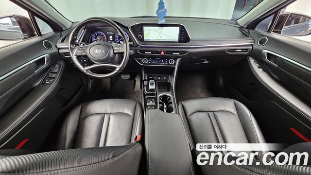 Hyundai Sonata — interior