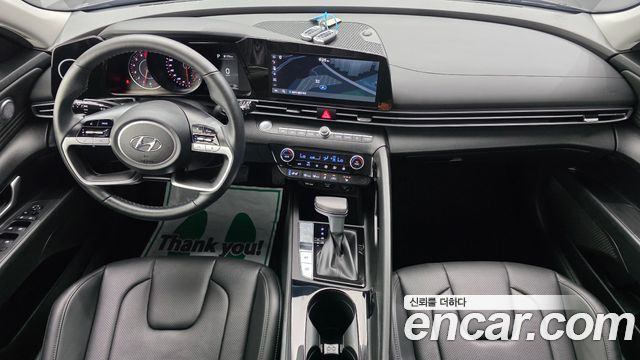 Hyundai Avante — interior