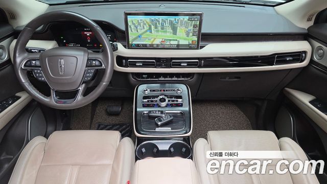 Lincoln Nautilus — interior