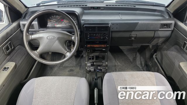 Kia Pride — interior