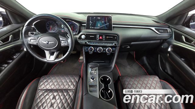 Genesis G70 — interior