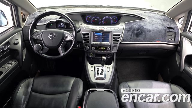 KG Mobility Korando — interior