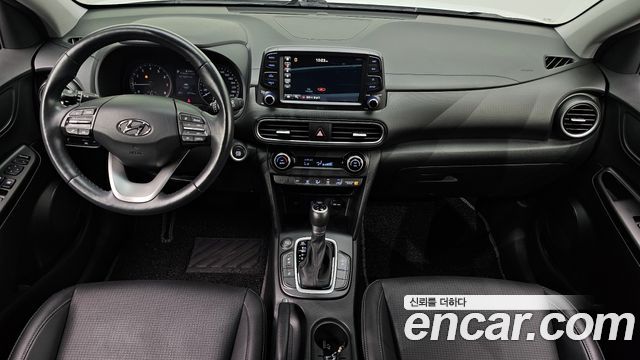 Hyundai Kona — interior