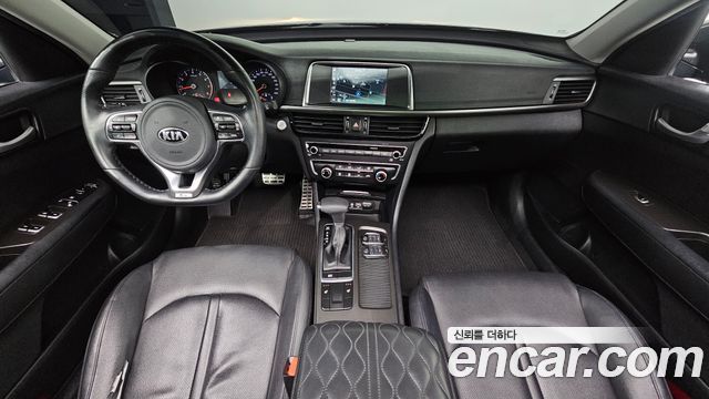 Kia K5 — interior
