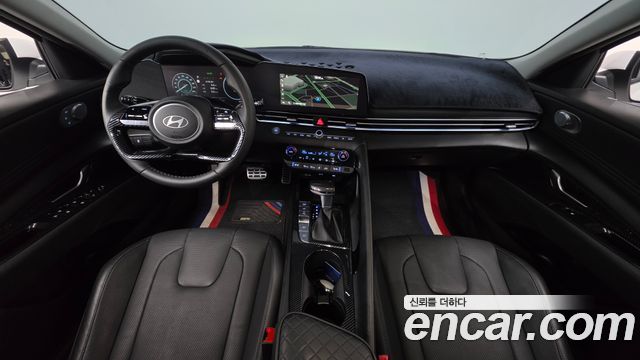 Hyundai Avante — interior