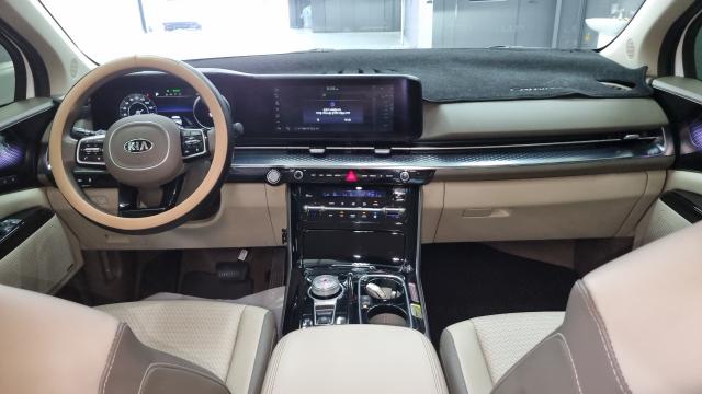 Kia Carnival — interior