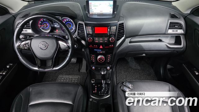 KG Mobility Tivoli — interior