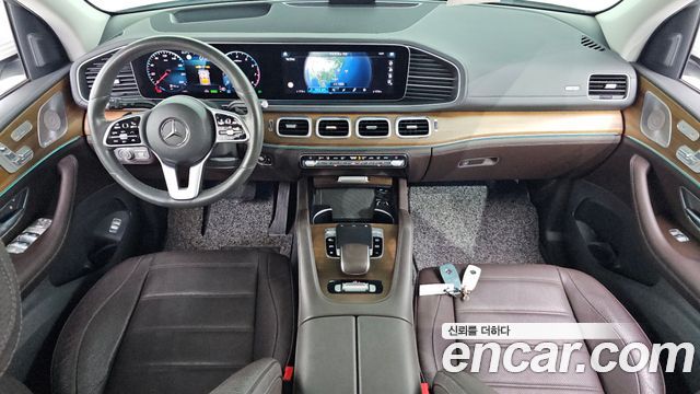 Mercedes-Benz GLE-Class — interior