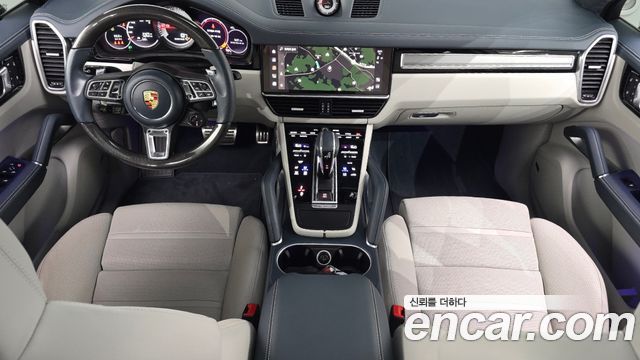 Porsche Cayenne — interior