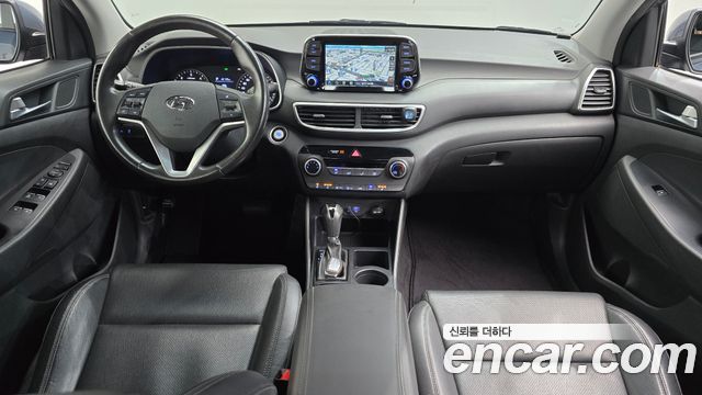 Hyundai Tucson — interior