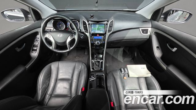 Hyundai i30 — interior