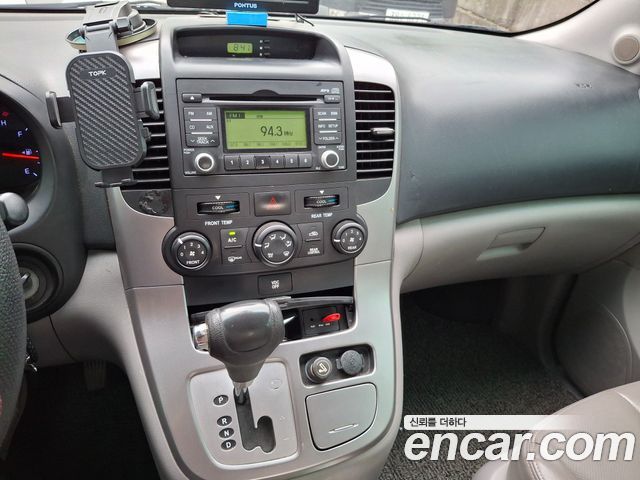 Kia Carnival — interior