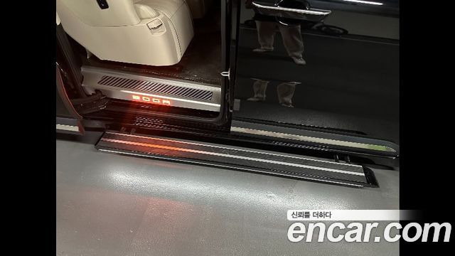 Kia Carnival — interior