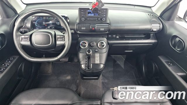 Hyundai Casper — interior